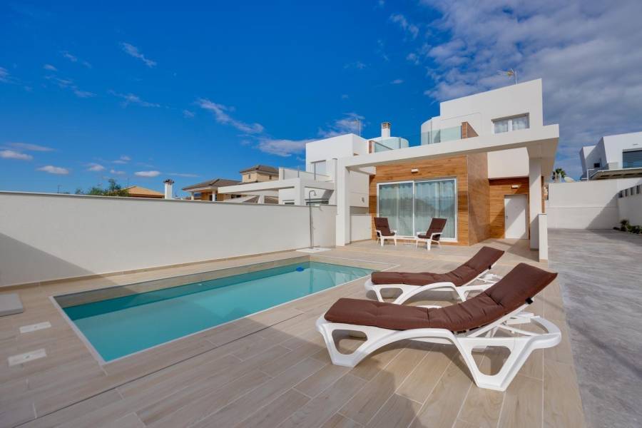 Sale - Villa - Zona los Frutales - Torrevieja