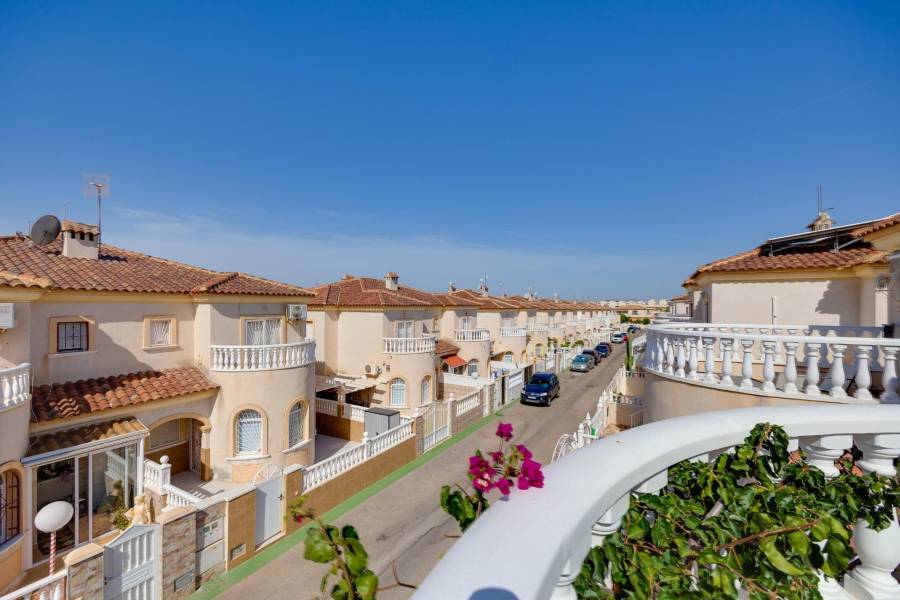 Verkauf - Einfamilienhaus - Aguas Nuevas - Torrevieja