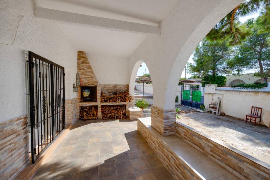Venta - Chalet - Los balcones - Torrevieja