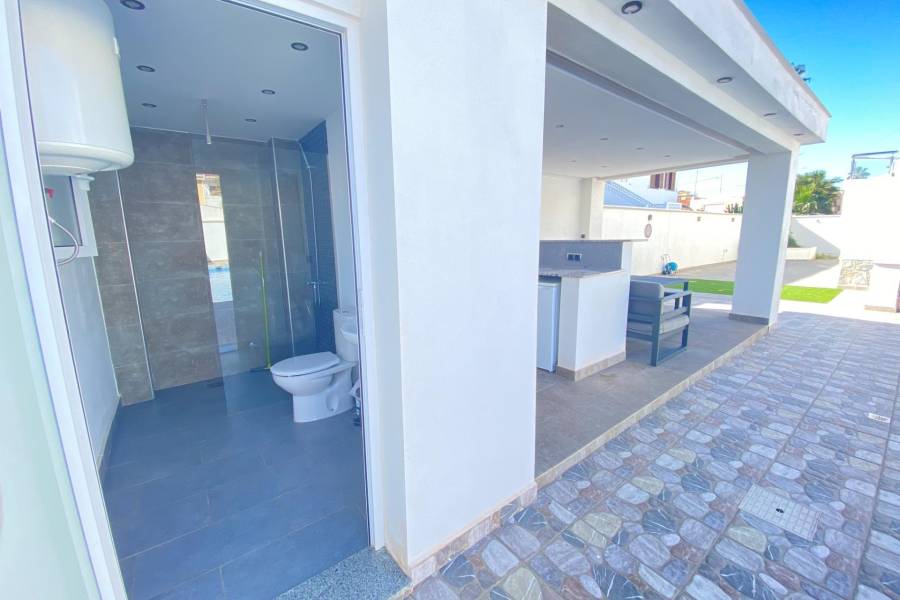 Venta - Villa de Lujo - Aldea del mar - Torrevieja