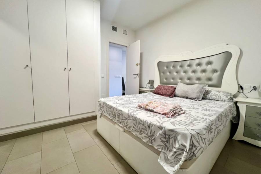 Sale - Apartment - Centro - Torrevieja