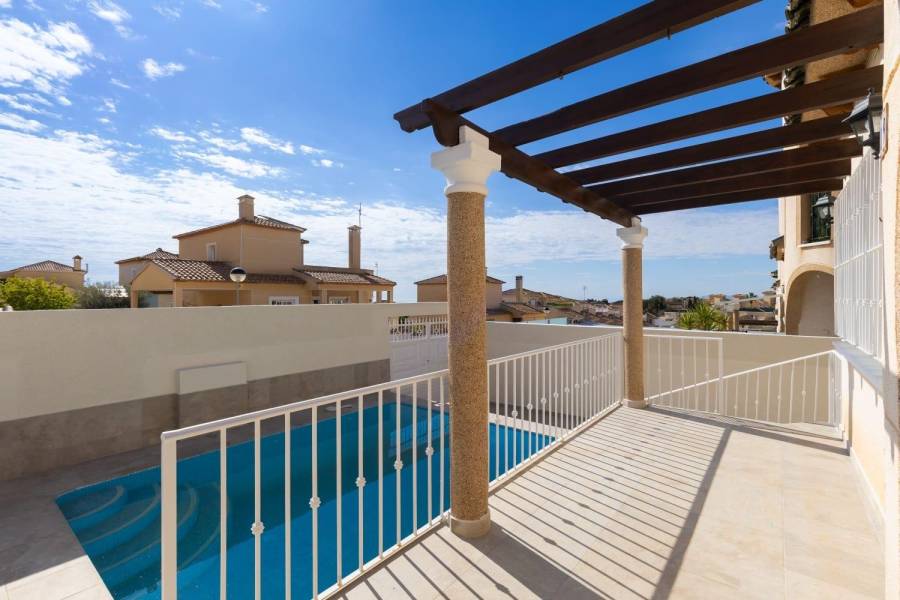 Venta - Chalet - Las filipinas - San Miguel de Salinas