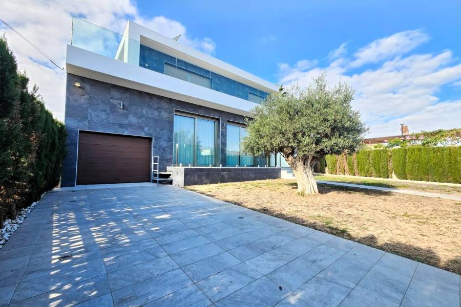 Venta - Villa de Lujo - Los Angeles - Torrevieja