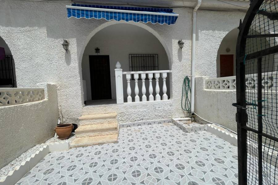 Sale - Terraced house - San luis - Torrevieja