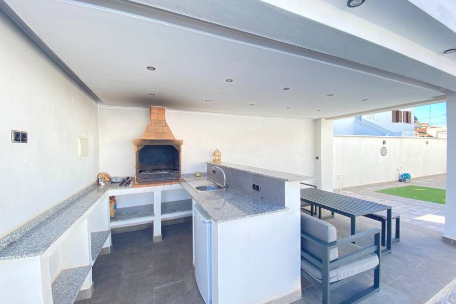 Venta - Villa de Lujo - Aldea del mar - Torrevieja