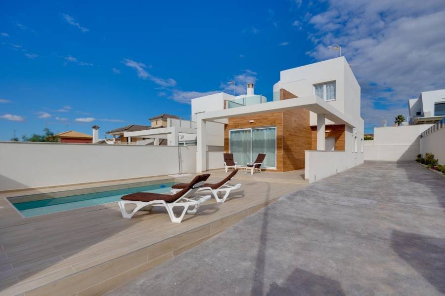 Sale - Villa - Zona los Frutales - Torrevieja
