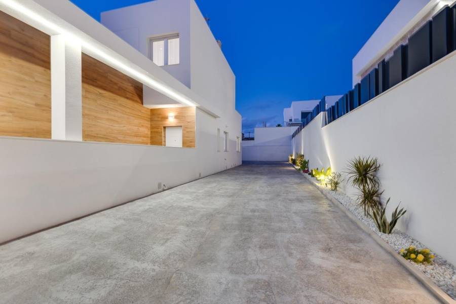 Sale - Villa - Zona los Frutales - Torrevieja