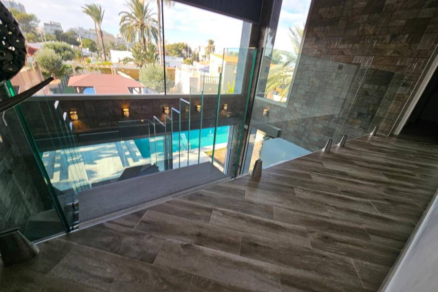 Venta - Villa de Lujo - Los Angeles - Torrevieja