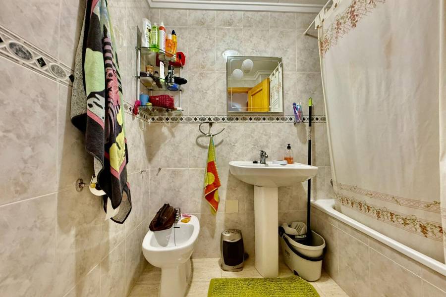 Venta - Apartamento - Estacion de autobuses - Torrevieja