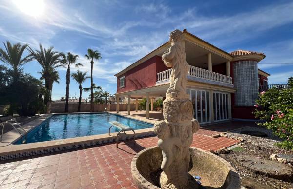 Villa - Sale - Torreta florida - Torrevieja