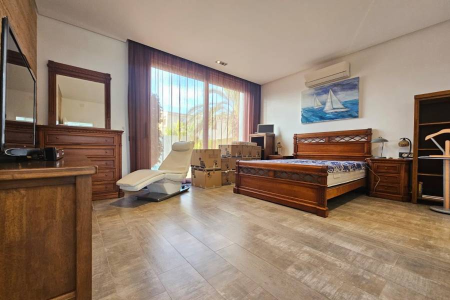 Venta - Villa de Lujo - Los Angeles - Torrevieja