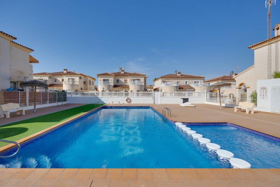 Verkauf - Einfamilienhaus - Aguas Nuevas - Torrevieja