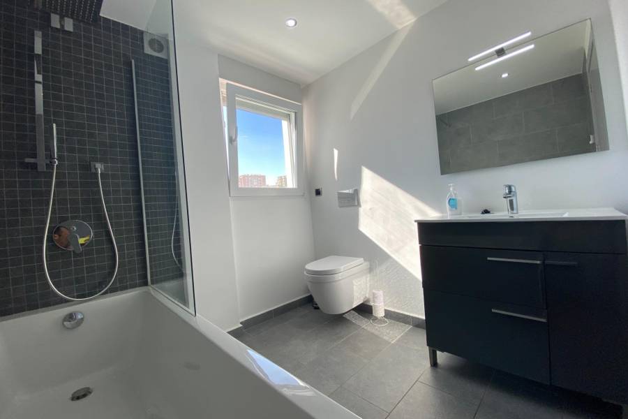 Venta - Villa de Lujo - Aldea del mar - Torrevieja