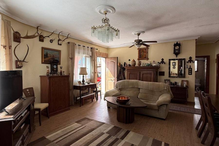 Venta - Chalet - El chaparral - Torrevieja