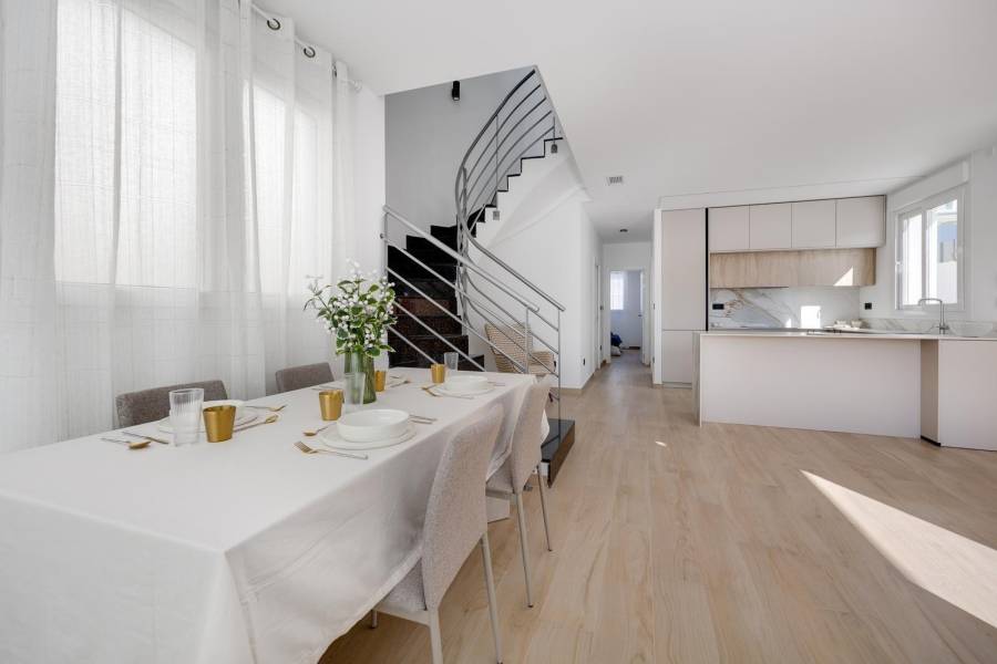 Sale - Villa - Zona los Frutales - Torrevieja