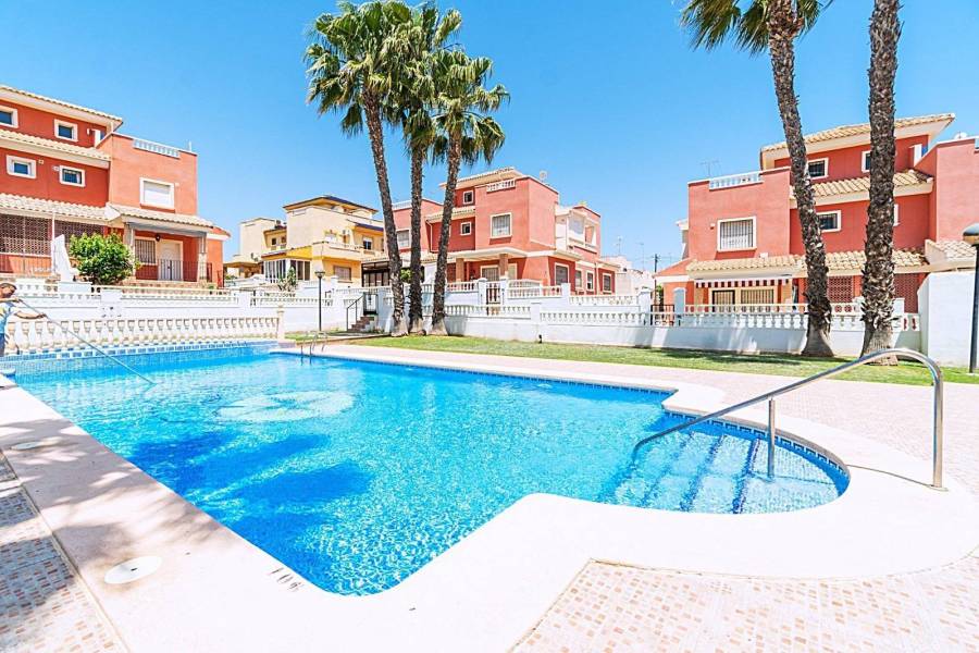 Venta - Adosado - Los balcones - Torrevieja