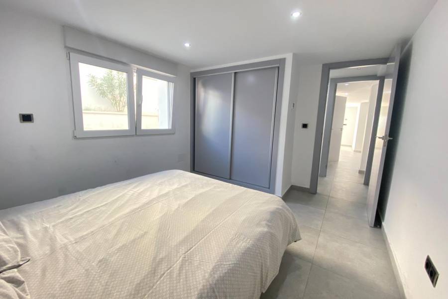 Venta - Villa de Lujo - Aldea del mar - Torrevieja