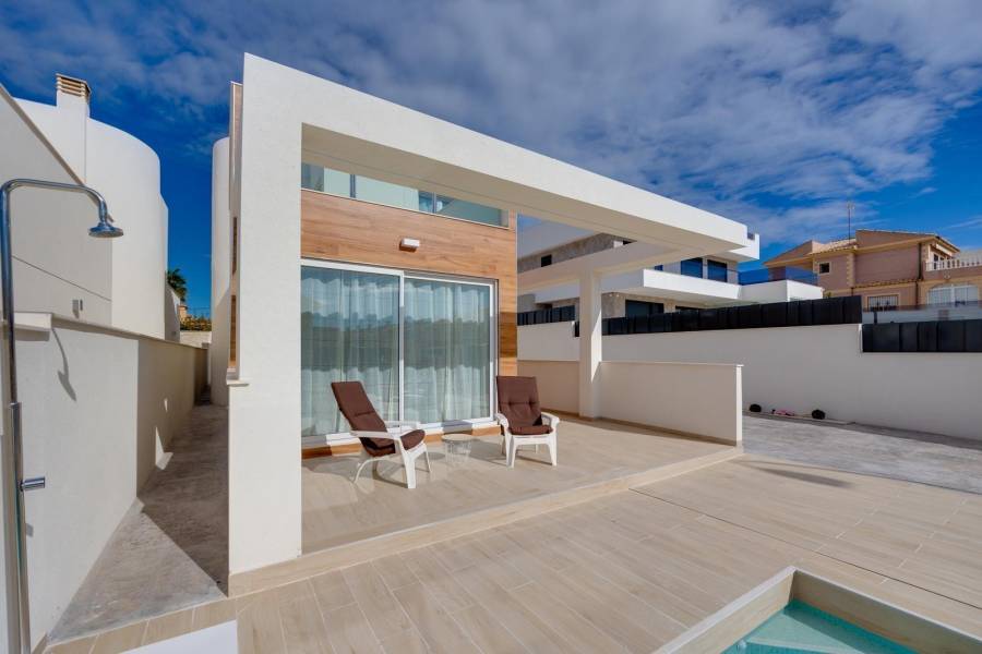 Sale - Villa - Zona los Frutales - Torrevieja