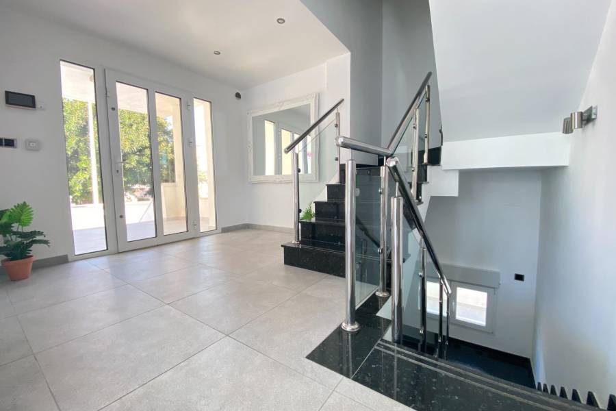 Venta - Villa de Lujo - Aldea del mar - Torrevieja
