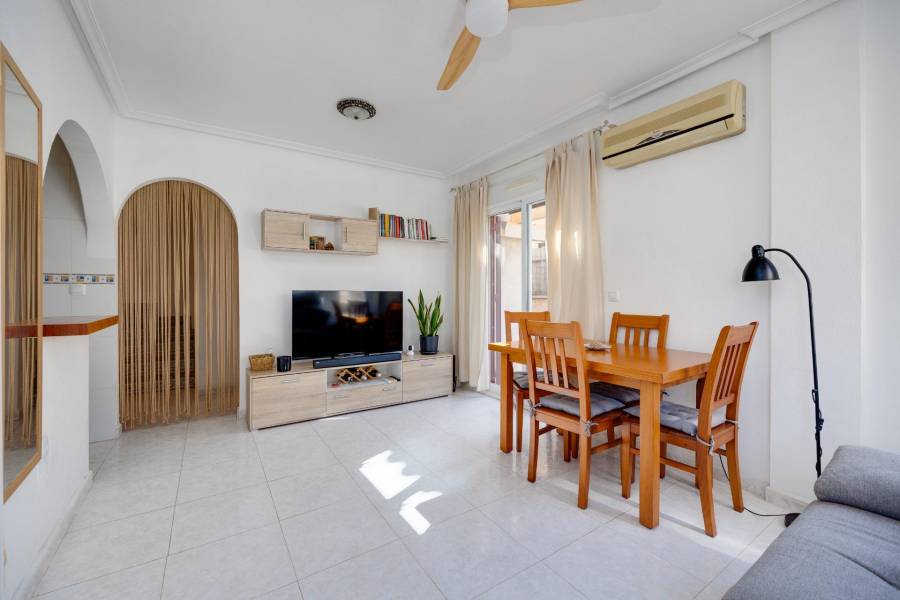 Verkauf - Einfamilienhaus - Aguas Nuevas - Torrevieja