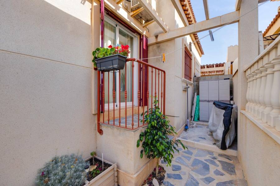 Verkauf - Einfamilienhaus - Aguas Nuevas - Torrevieja