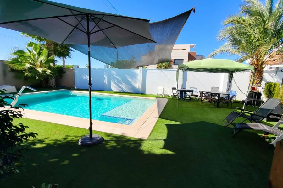 Venta - Chalet - Torreta florida - Torrevieja