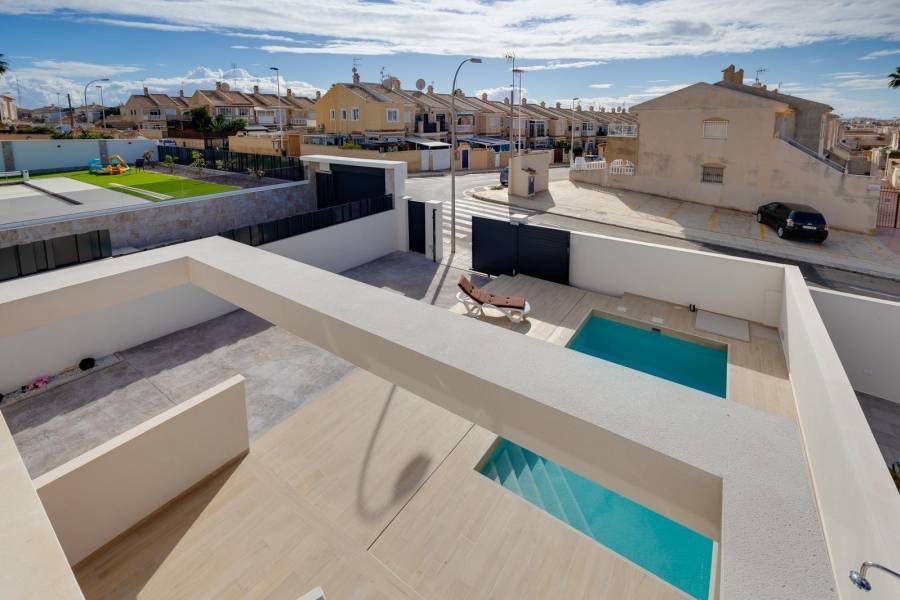 Sale - Villa - Zona los Frutales - Torrevieja