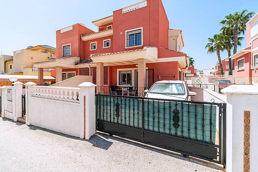 Venta - Adosado - Los balcones - Torrevieja