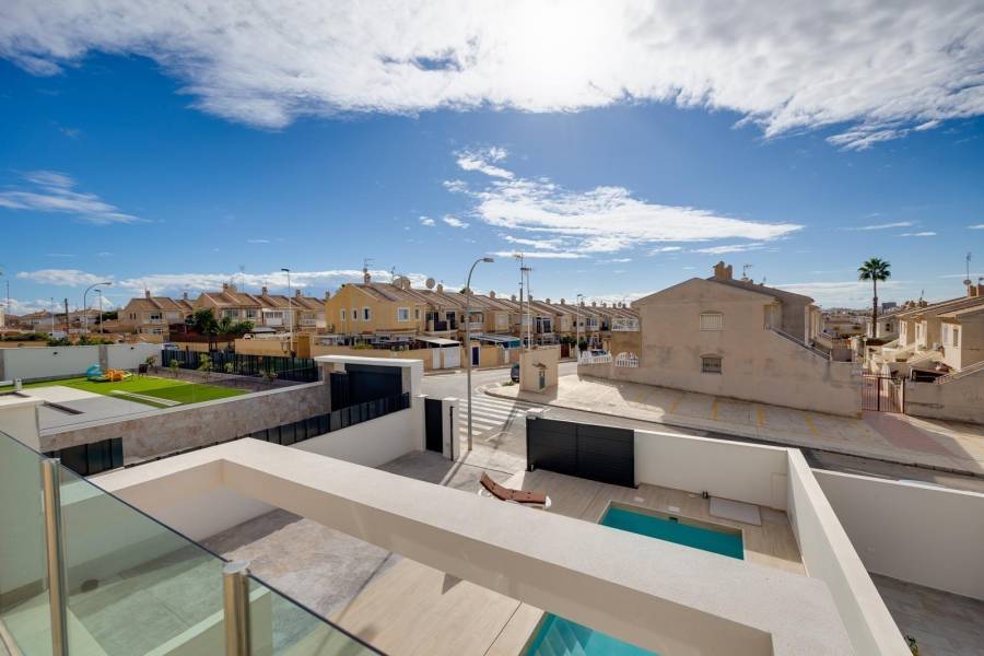 Sale - Villa - Zona los Frutales - Torrevieja