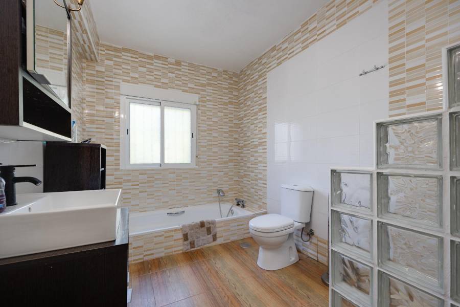 Venta - Chalet - Los balcones - Torrevieja