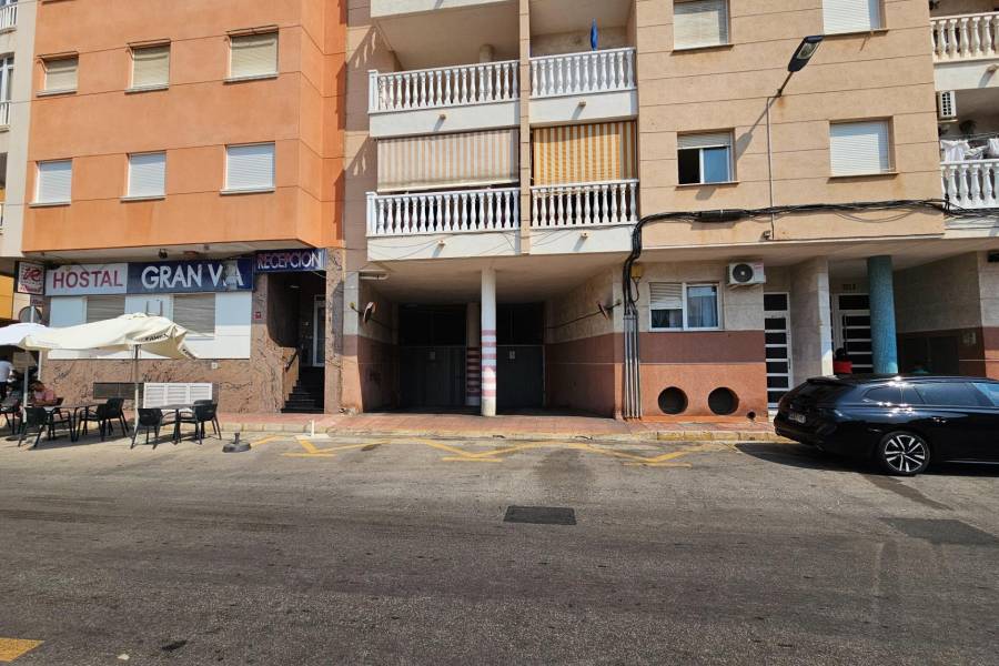 Sale - Garage - Estacion de autobuses - Torrevieja