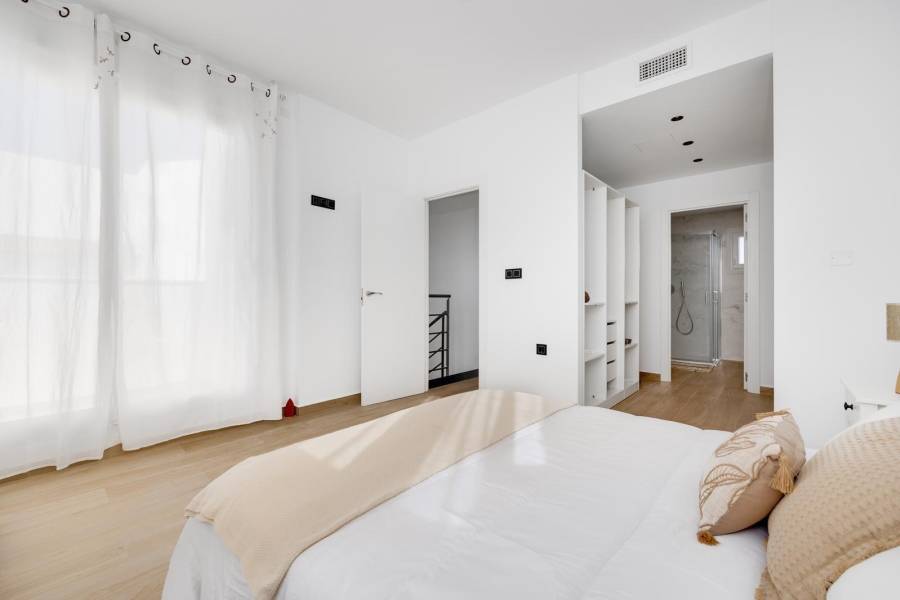 Sale - Villa - Zona los Frutales - Torrevieja
