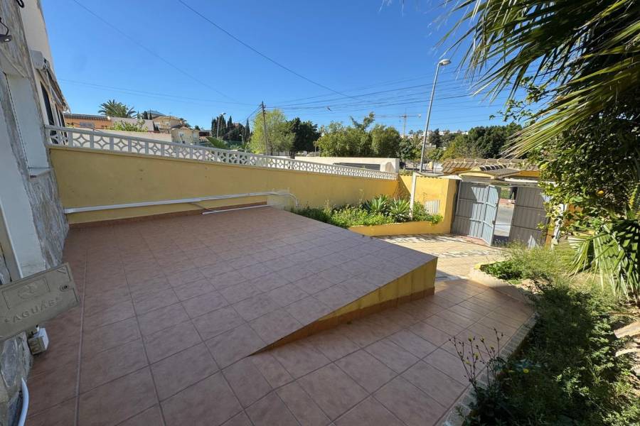 Venta - Chalet - Los balcones - Torrevieja