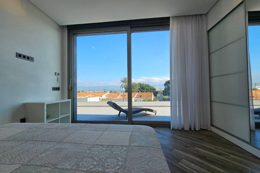 Venta - Villa de Lujo - Los Angeles - Torrevieja