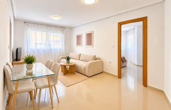 Apartamento - Venta - Paseo maritimo - Torrevieja