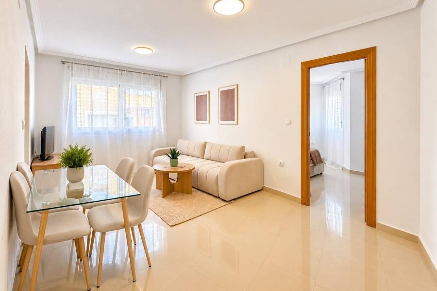 Venta - Apartamento - Paseo maritimo - Torrevieja