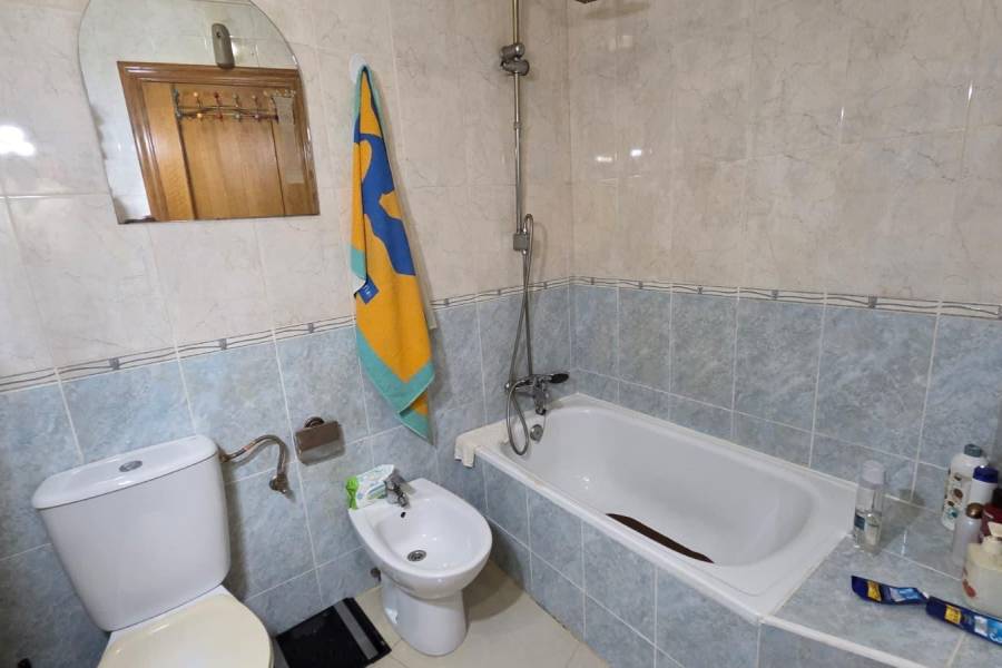 Venta - Apartamento - Paseo maritimo - Torrevieja