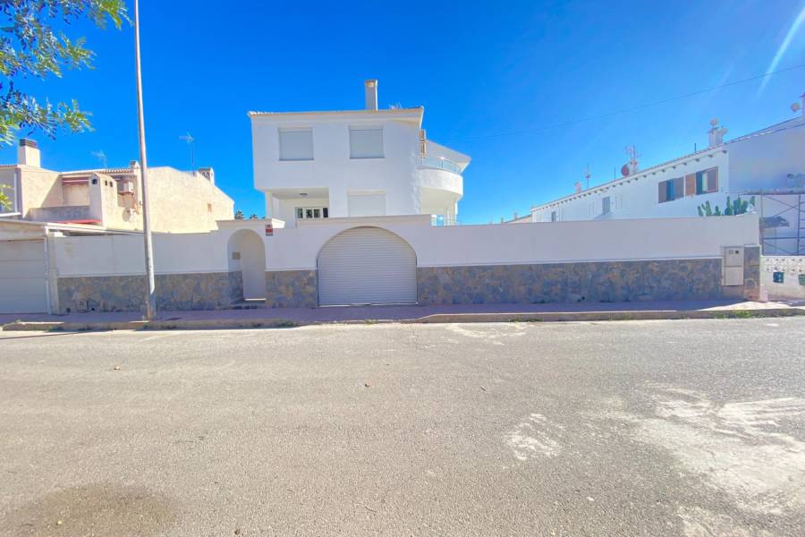 Venta - Villa de Lujo - Aldea del mar - Torrevieja
