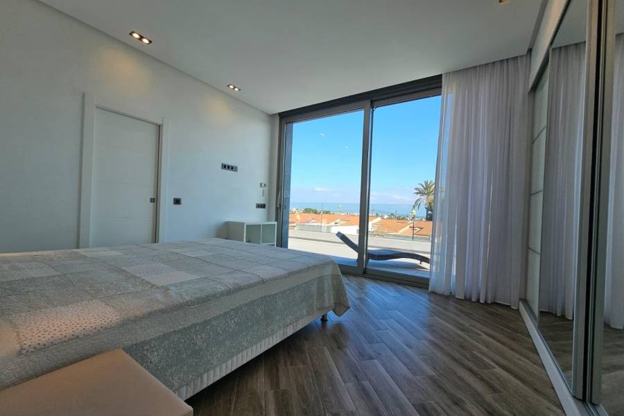 Venta - Villa de Lujo - Los Angeles - Torrevieja
