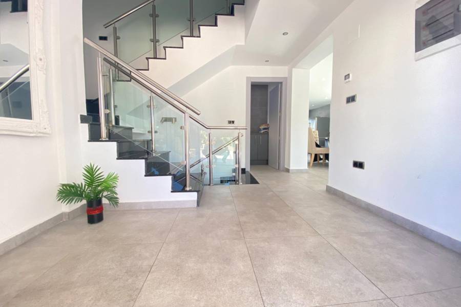 Venta - Villa de Lujo - Aldea del mar - Torrevieja
