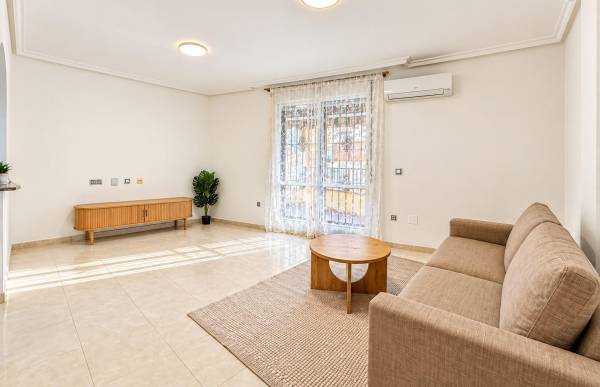 Terraced house - Sale - Aguas nuevas 1 - Torrevieja
