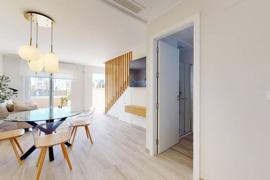 Venta - Adosado - Zona Pueblo - Pilar de la Horadada