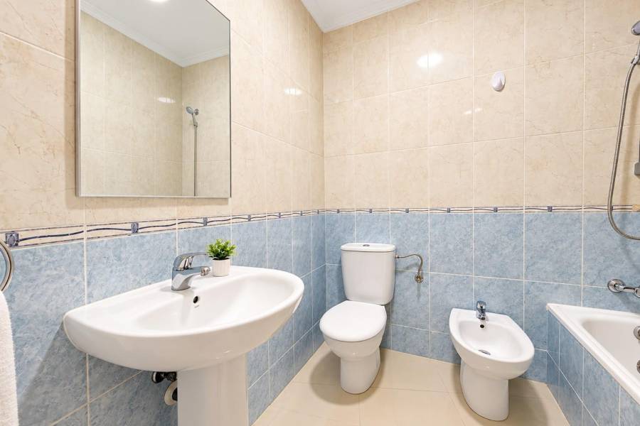 Venta - Apartamento - Paseo maritimo - Torrevieja