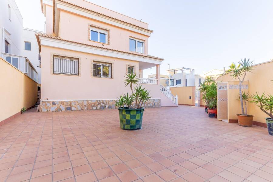Venta - Chalet - Villamartín-Las Filipinas - Orihuela Costa