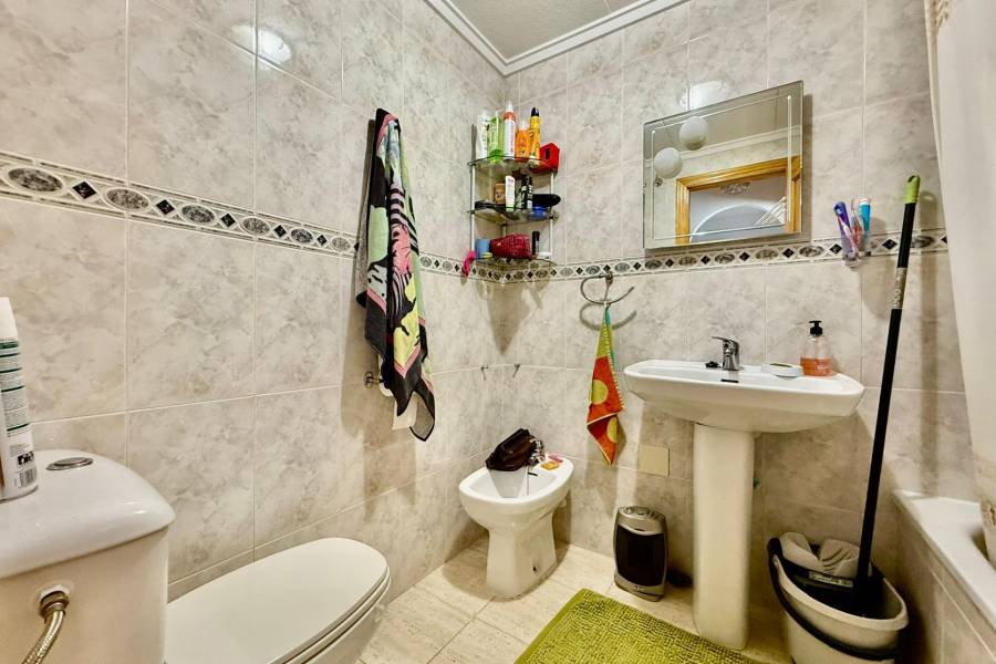 Venta - Apartamento - Estacion de autobuses - Torrevieja