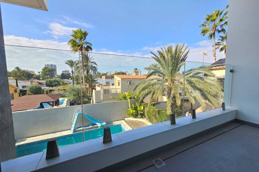 Venta - Villa de Lujo - Los Angeles - Torrevieja