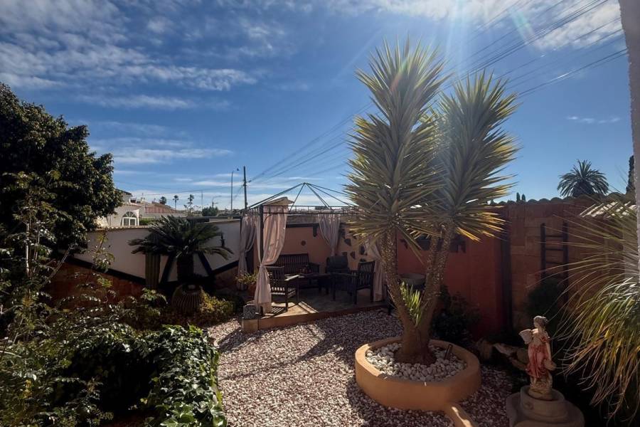 Venta - Chalet - El chaparral - Torrevieja