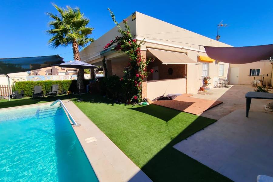 Venta - Chalet - Torreta florida - Torrevieja