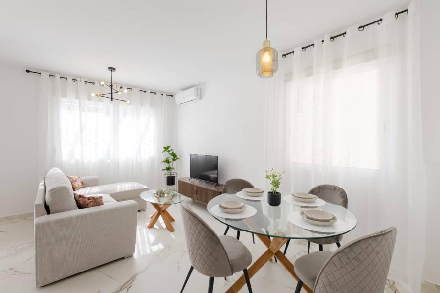 Venta - Chalet - Las filipinas - San Miguel de Salinas