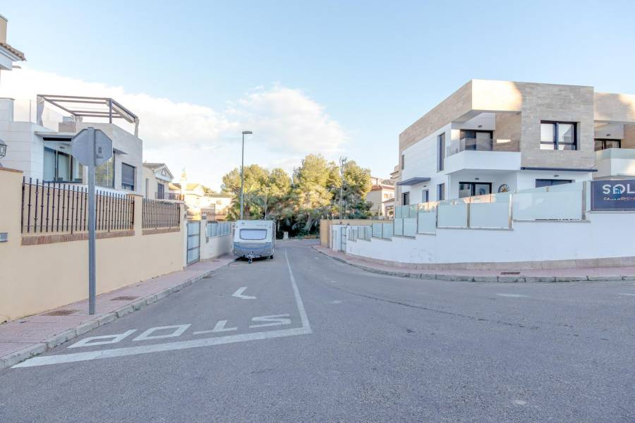 Venta - Chalet - Villamartín-Las Filipinas - Orihuela Costa